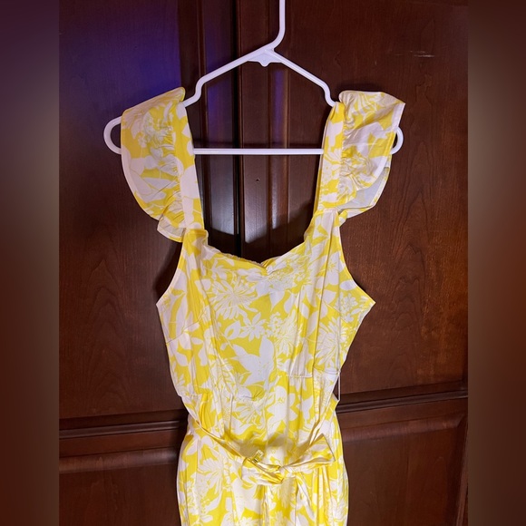 Fun vacation inspired bright yellow & white floral smocked sundress w/tie belt - Picture 4 of 7